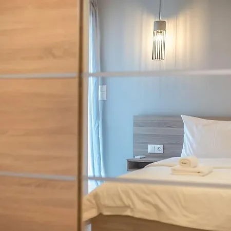 Modern Family Apartment With Rooftop Acropolis View Access-3